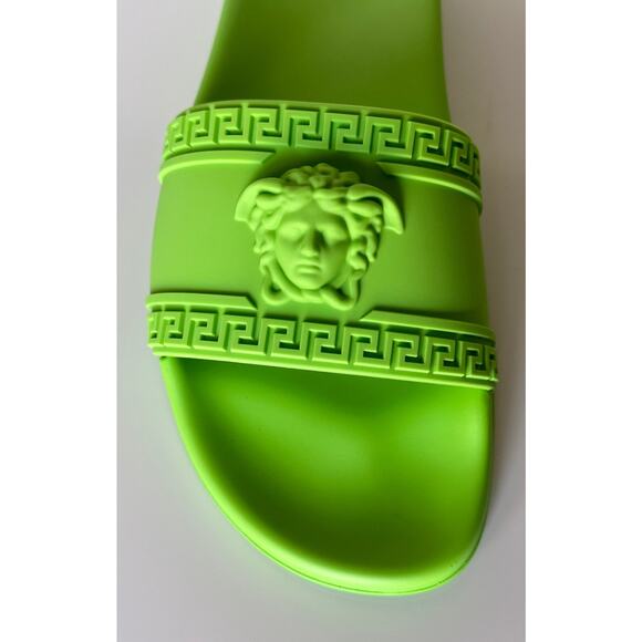 NIB Versace Medusa Head Slides Sandals Neon Green 9 US (42 Euro) DSU5883 Italy main image 11